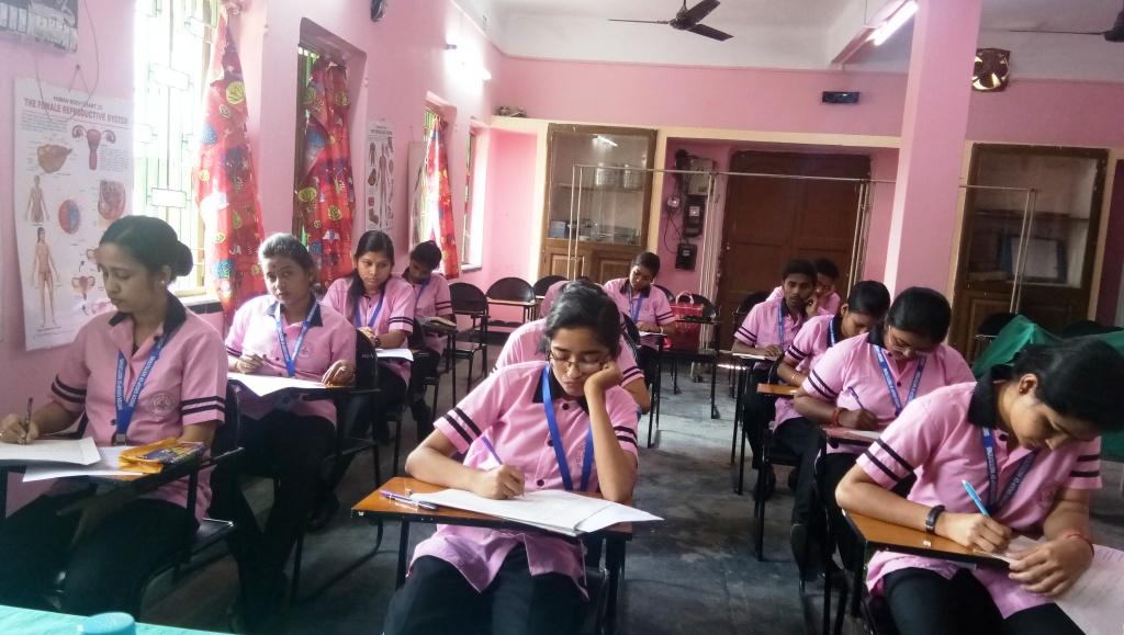 ANM Nursing Course in Kolkata - students during discusssion.